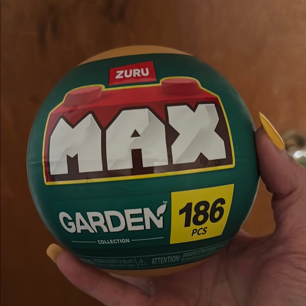 Zuru MAX Garden Green and Red Building Blocks